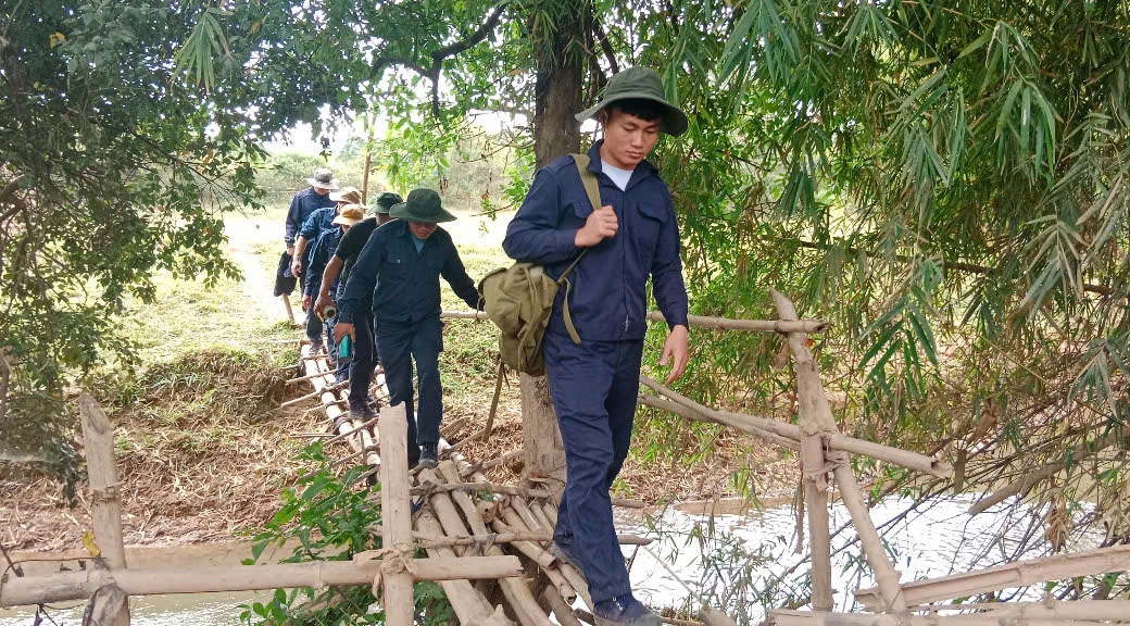 Bám bản, vượt núi tìm hài cốt liệt sĩ trên đất bạn Lào